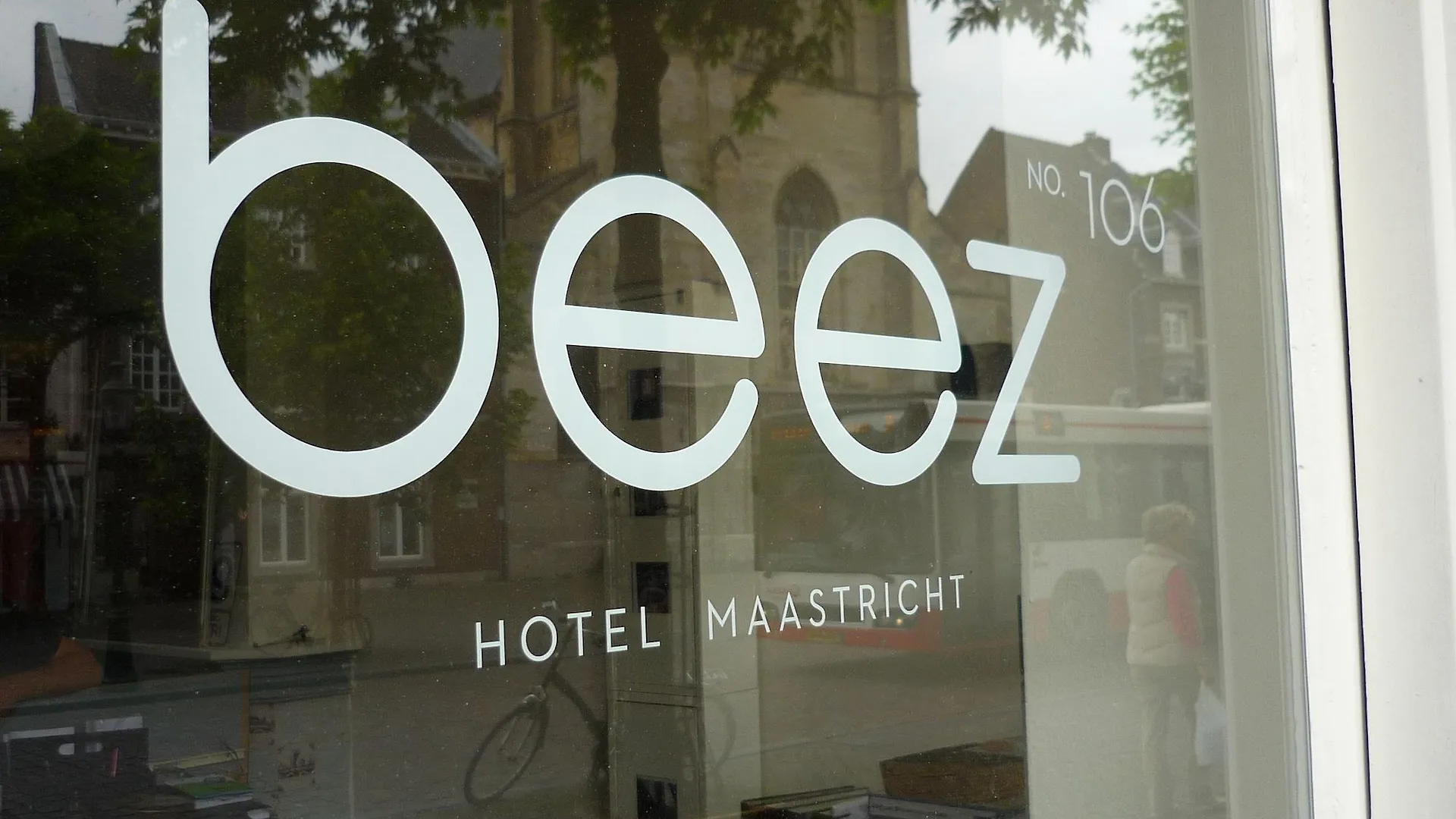 **  Hotel Beez Маастрихт Нидерланды