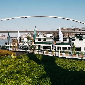  Auberge de jeunesse Botel Maastricht